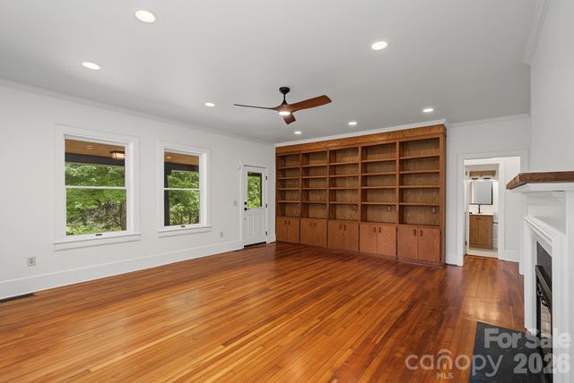 385 Chunns Cove Road, Asheville, NC 28805