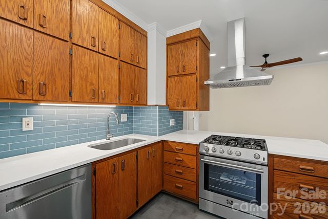 385 Chunns Cove Road, Asheville, NC 28805
