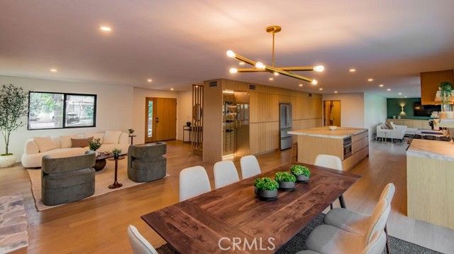 24245 Hatteras, Woodland Hills (los Angeles), CA 91367