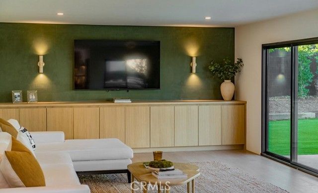 24245 Hatteras, Woodland Hills (los Angeles), CA 91367