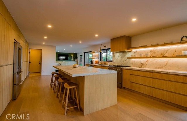 24245 Hatteras, Woodland Hills (los Angeles), CA 91367