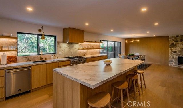 24245 Hatteras, Woodland Hills (los Angeles), CA 91367