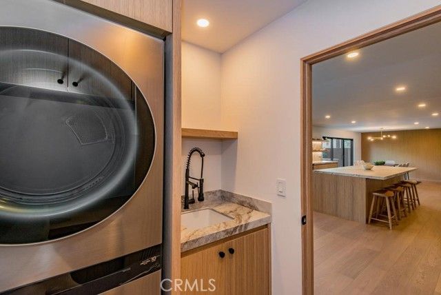 24245 Hatteras, Woodland Hills (los Angeles), CA 91367