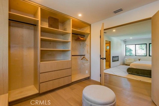 24245 Hatteras, Woodland Hills (los Angeles), CA 91367