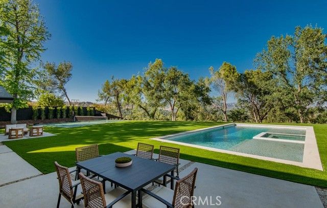 24245 Hatteras, Woodland Hills (los Angeles), CA 91367