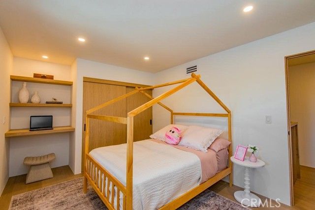 24245 Hatteras, Woodland Hills (los Angeles), CA 91367