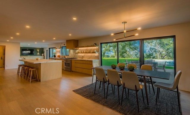 24245 Hatteras, Woodland Hills (los Angeles), CA 91367