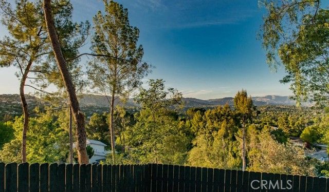 24245 Hatteras, Woodland Hills (los Angeles), CA 91367