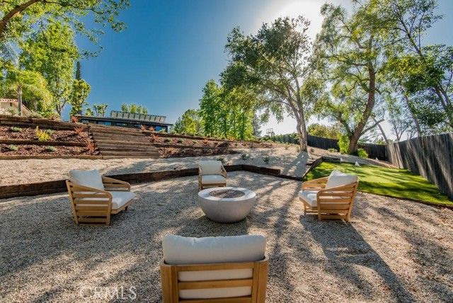 24245 Hatteras, Woodland Hills (los Angeles), CA 91367