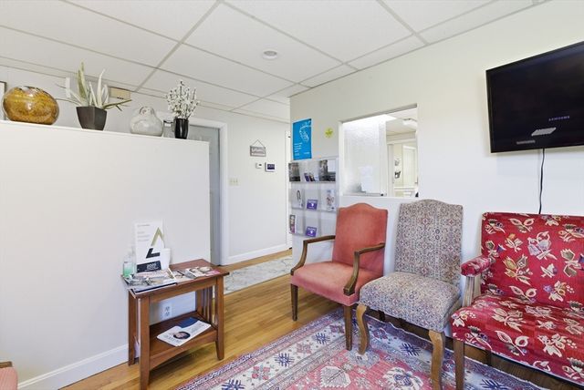 1051 Beacon 408, Brookline, MA 02446