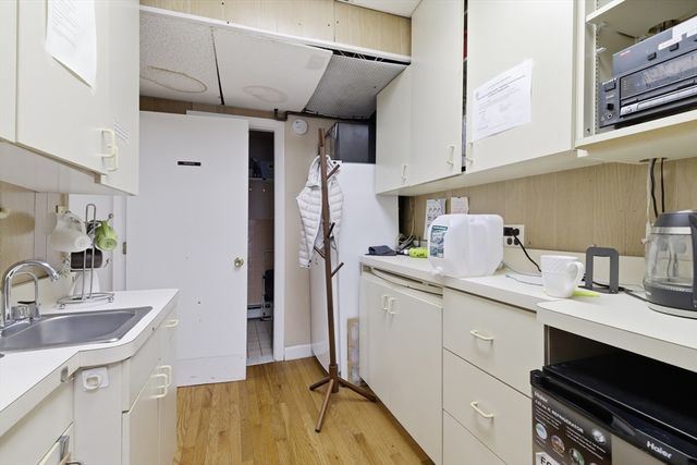 1051 Beacon 408, Brookline, MA 02446
