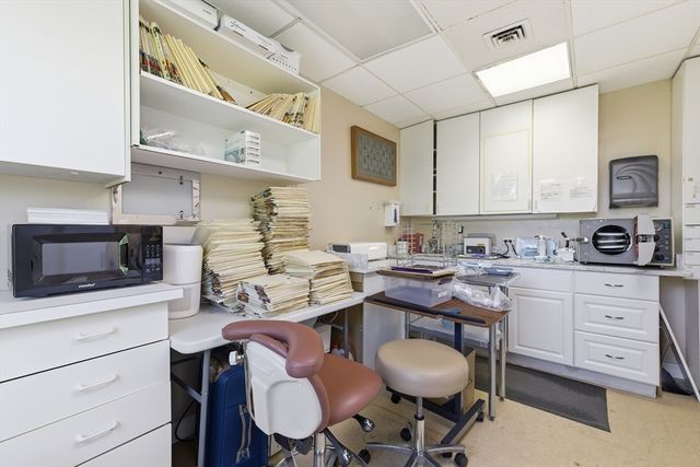 1051 Beacon 408, Brookline, MA 02446
