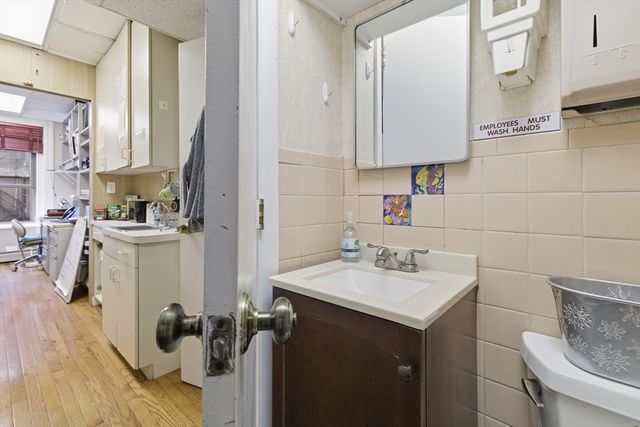 1051 Beacon 408, Brookline, MA 02446