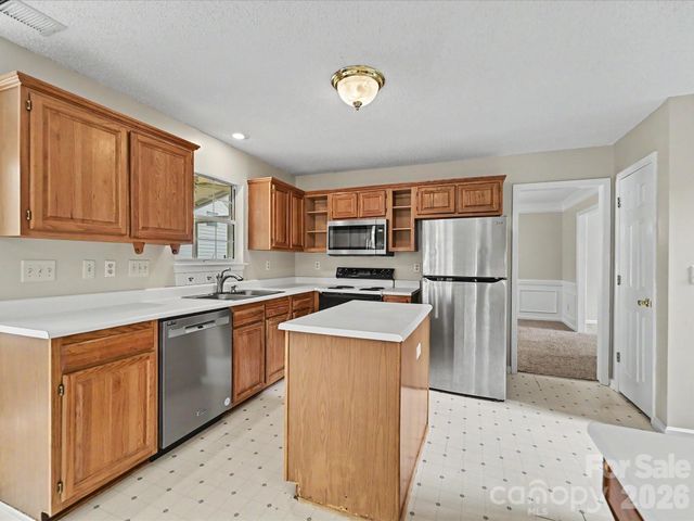 2800 Pearwood Court, Matthews, NC 28105