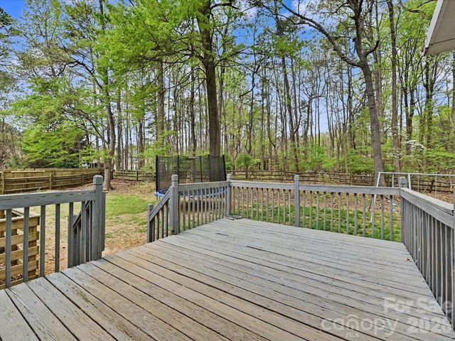 2800 Pearwood Court, Matthews, NC 28105