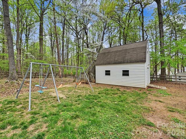 2800 Pearwood Court, Matthews, NC 28105