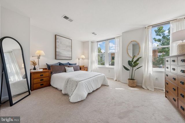 1332 EMERALD ST NE, Washington, DC 20002