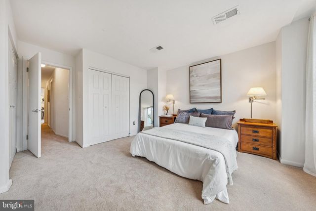 1332 EMERALD ST NE, Washington, DC 20002