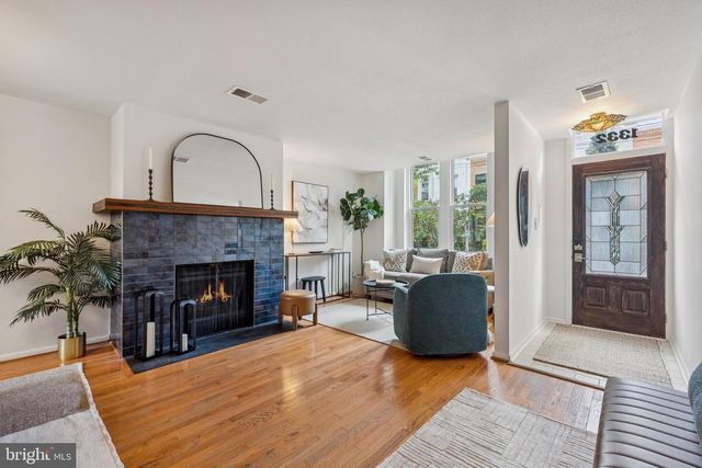 1332 EMERALD ST NE, Washington, DC 20002