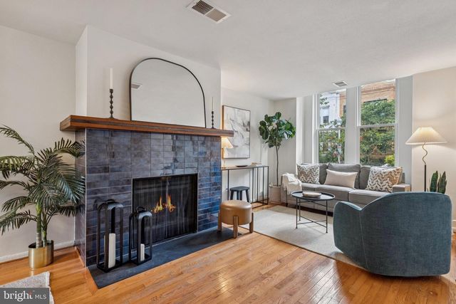 1332 EMERALD ST NE, Washington, DC 20002