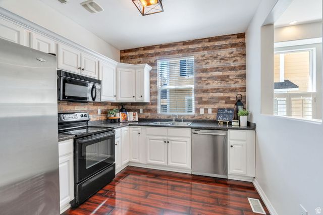 11769 S GRANDVILLE AVE, South Jordan, UT 84009