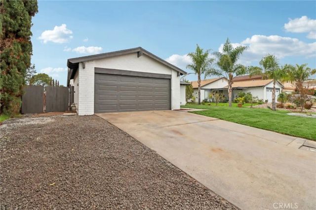 4560 Calle Del Palo, Oceanside, CA 92057