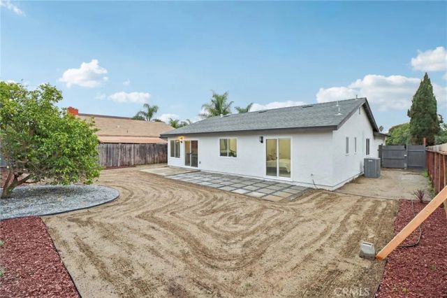 4560 Calle Del Palo, Oceanside, CA 92057