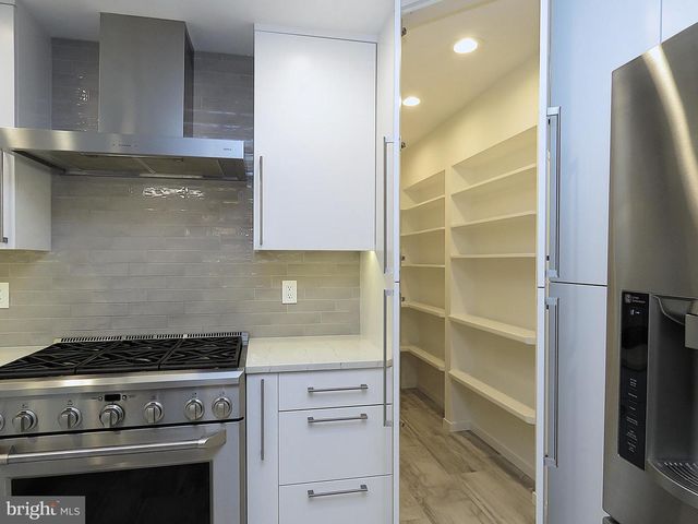 9329 RAINTREE RD, Burke, VA 22015