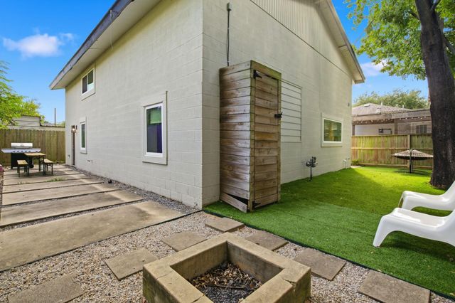 109 Bryan Street B, Houston, TX 77011