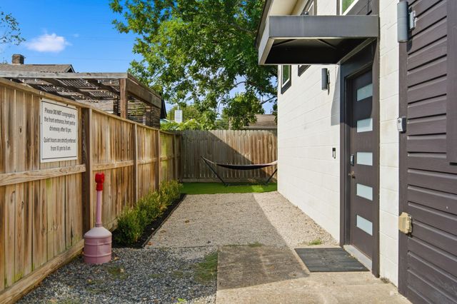 109 Bryan Street B, Houston, TX 77011
