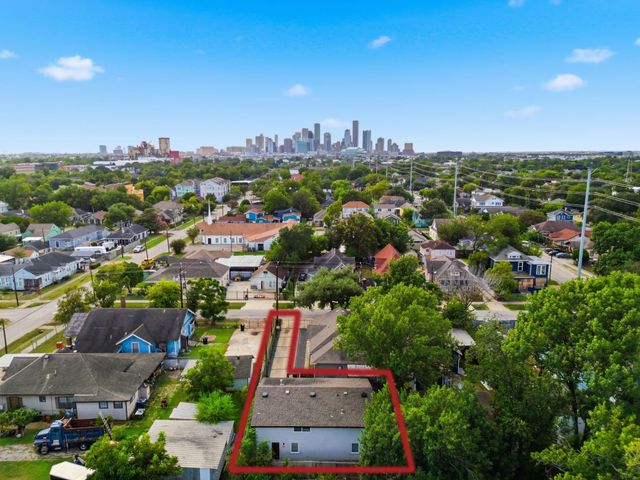 109 Bryan Street B, Houston, TX 77011