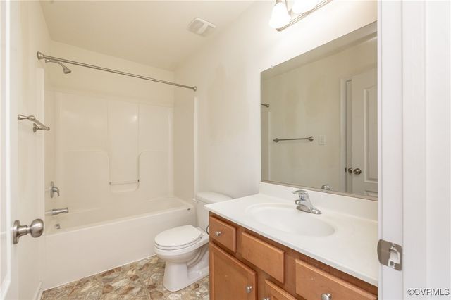 3230 Perdue Springs Ln, Chester, VA 23831