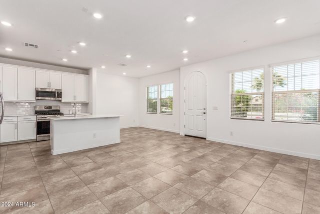 4077 S SABRINA Drive 5, Chandler, AZ 85248