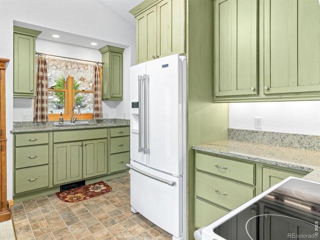 1002 Streamside Drive, Glen Haven, CO 80532