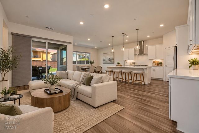 3725 Yellow Leaf Ave, Sacramento, CA 95835