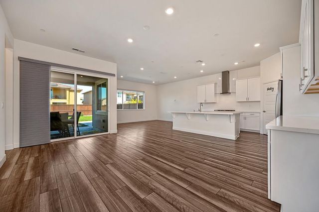 3725 Yellow Leaf Ave, Sacramento, CA 95835