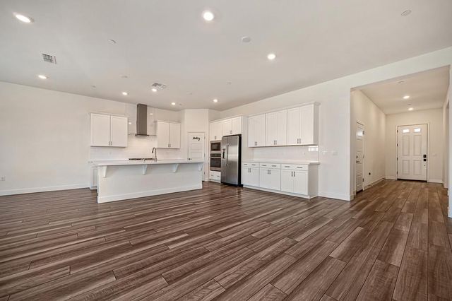 3725 Yellow Leaf Ave, Sacramento, CA 95835