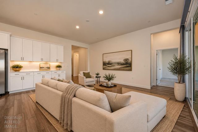 3725 Yellow Leaf Ave, Sacramento, CA 95835