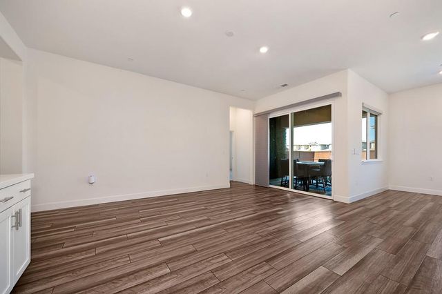 3725 Yellow Leaf Ave, Sacramento, CA 95835