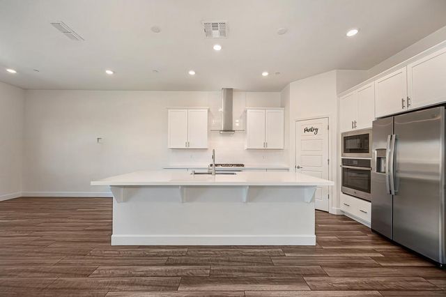 3725 Yellow Leaf Ave, Sacramento, CA 95835