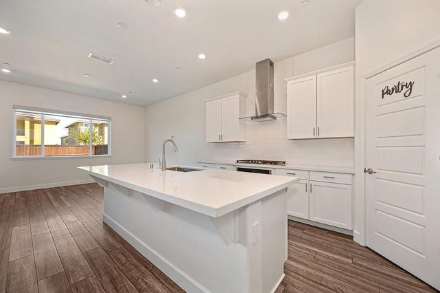 3725 Yellow Leaf Ave, Sacramento, CA 95835