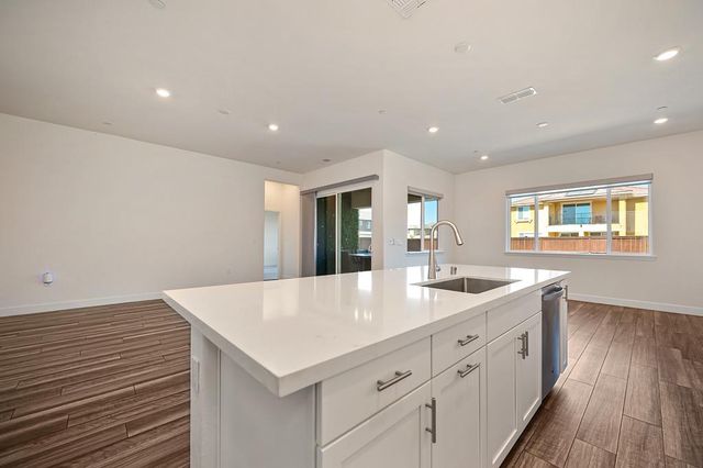 3725 Yellow Leaf Ave, Sacramento, CA 95835