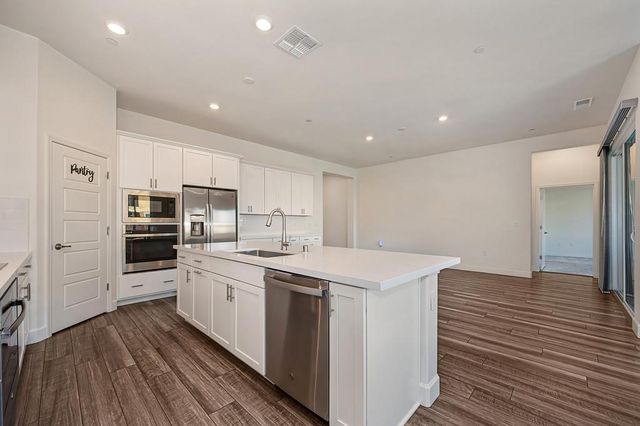 3725 Yellow Leaf Ave, Sacramento, CA 95835