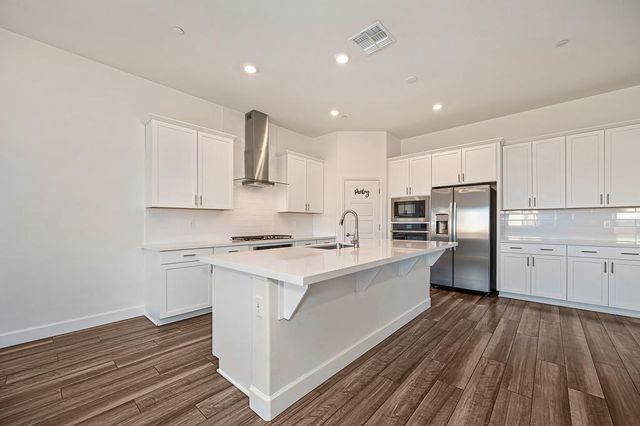3725 Yellow Leaf Ave, Sacramento, CA 95835