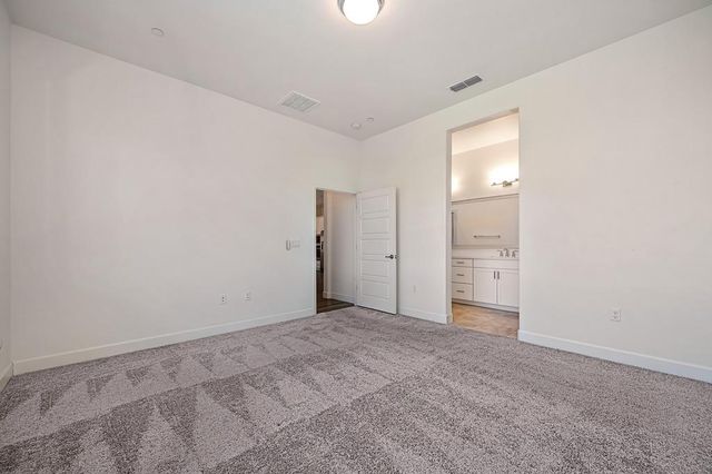 3725 Yellow Leaf Ave, Sacramento, CA 95835