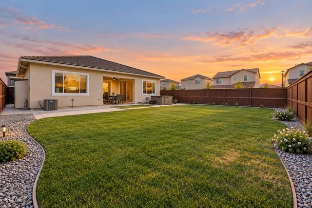 3725 Yellow Leaf Ave, Sacramento, CA 95835