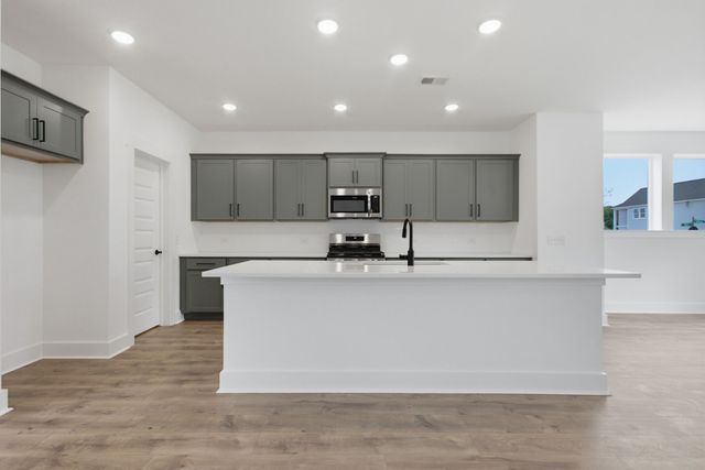 758 Caddy Xing, Columbia, TN 38401