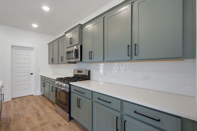 758 Caddy Xing, Columbia, TN 38401