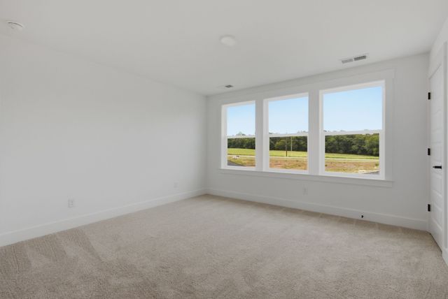 758 Caddy Xing, Columbia, TN 38401