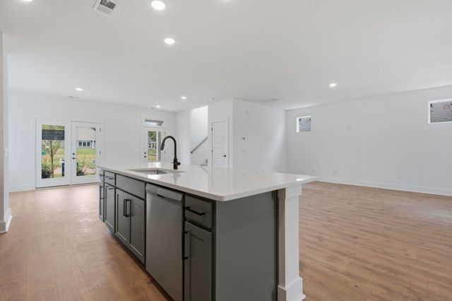 758 Caddy Xing, Columbia, TN 38401